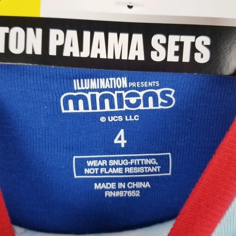 Minions 4-Piece Christmas Pajama Set NWT size 4